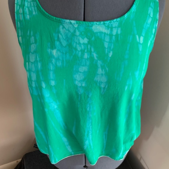 Green Open- back Tank Top-Medium - Picture 4 of 6